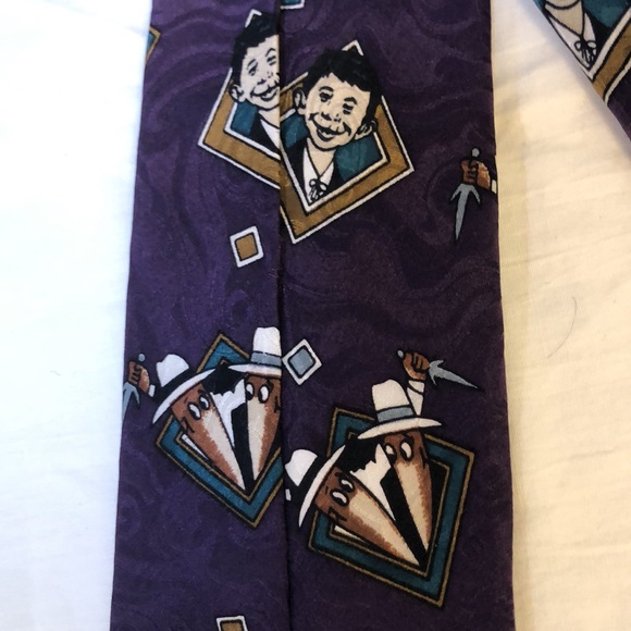 Mad Magazine Alfred E. Newman/Spy vs Spy Purple Silk Tie Made in Canada - Picture 11 of 12
